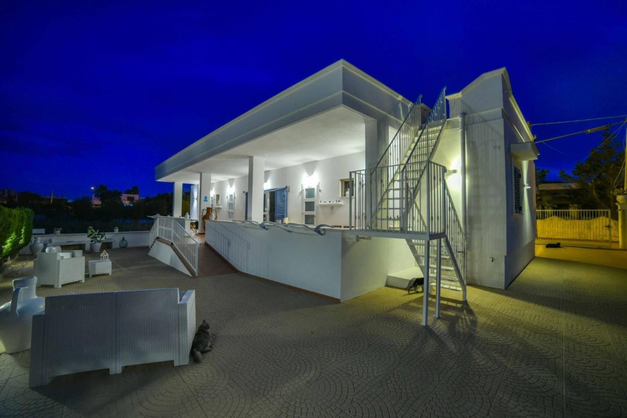 La Caletta Bed And Breakfast Torre Santa Sabina Exterior photo